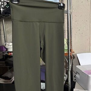 Lululemon Cropped Size 4